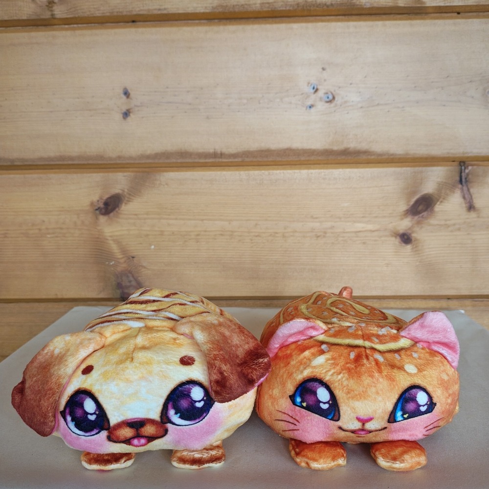 Cookeez Makery Baked Treatz Plush Animal Stuffed‎ Dog & Cat Cinnamon Roll Lot 2